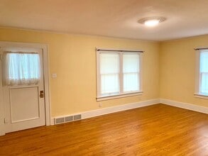 2313 Baker St in Ames, IA - Building Photo - Building Photo