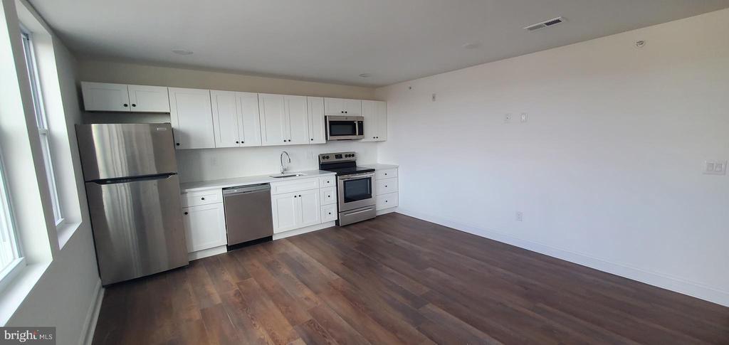 3102 Frankford Ave in Philadelphia, PA - Building Photo