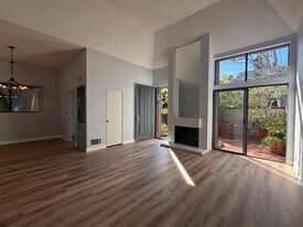 4549 Alla Rd in Marina Del Rey, CA - Building Photo