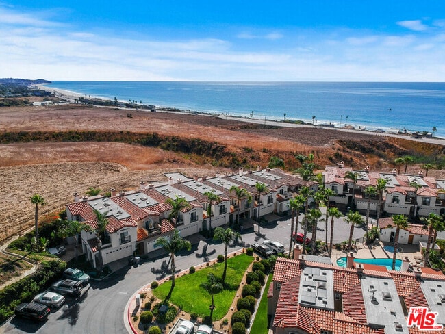 6450 Lunita Rd in Malibu, CA - Building Photo - Building Photo