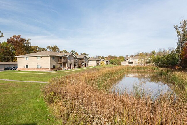 Whiting Avenue Estates in Stevens Point, WI - Foto de edificio - Building Photo