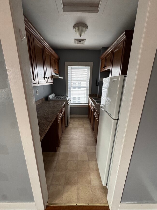 38 Melville St, Unit 3