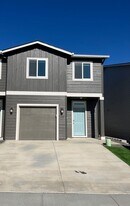 6568 W 36th Pl in Kennewick, WA - Building Photo