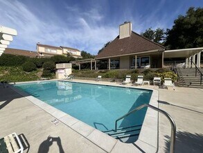 6504 Oak Manor Plaza in Martinez, CA - Foto de edificio - Building Photo