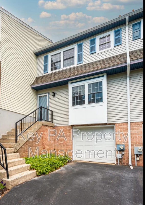 517 S Coventry Ln in West Chester, PA - Building Photo - Building Photo