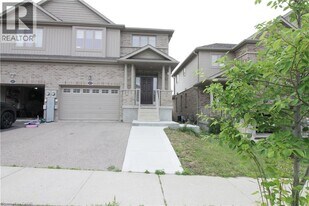 473 Avens St in Waterloo, ON - Building Photo
