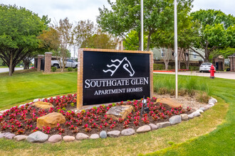 Southgate Glen in Weatherford, TX - Building Photo - Building Photo