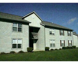 Lake Club Condominiums in Lewis Center, OH - Building Photo - Building Photo