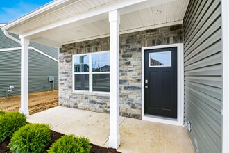 883 Allegro Dr in Etna, OH - Foto de edificio - Building Photo