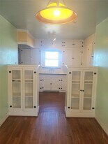 1827 Fourcade St in Houston, TX - Building Photo