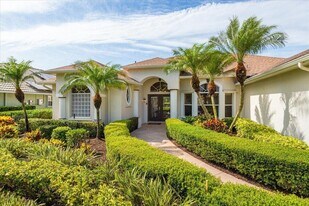 212 SW Whitewood Dr in Port St. Lucie, FL - Building Photo