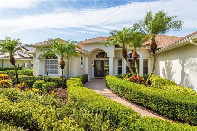 property at 212 SW Whitewood Dr
