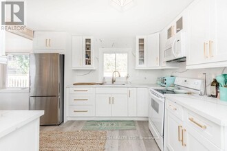 7 Oliver Dr in Tiny, ON - Building Photo - Building Photo