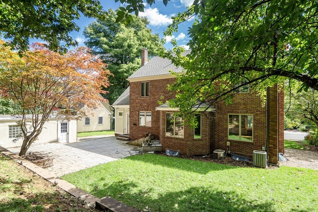 75 Somerset Rd in Brookline, MA - Building Photo