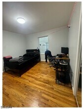 716 Myrtle St in Elizabeth, NJ - Building Photo - Building Photo