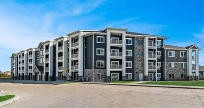 Park 88 Apartments in West Des Moines, IA - Foto de edificio - Building Photo
