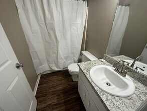 2010 Bradford Ct in Tallahassee, FL - Building Photo - Building Photo