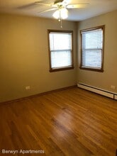 8614 W Berwyn Ave in Chicago, IL - Building Photo - Building Photo