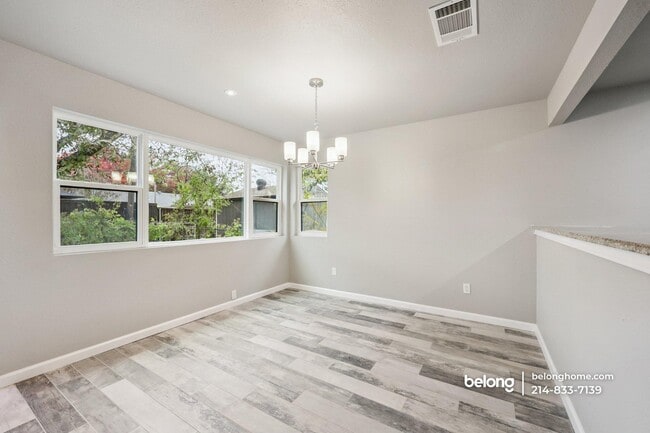 1710 Duncan Way in Carrollton, TX - Building Photo - Building Photo