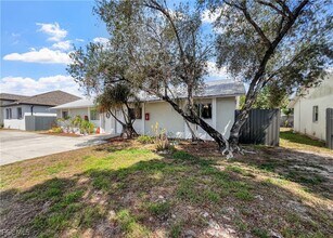17435 Barbara Dr in Ft. Myers, FL - Building Photo - Building Photo