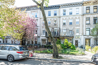 822 Eastern Pky in Brooklyn, NY - Building Photo - Building Photo