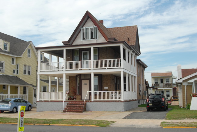 903 Ocean Ave in Belmar, NJ - Foto de edificio - Building Photo