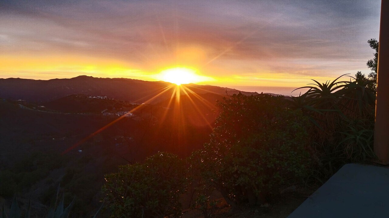 22252 Alta Dr, Unit Horse in Topanga, CA - Building Photo