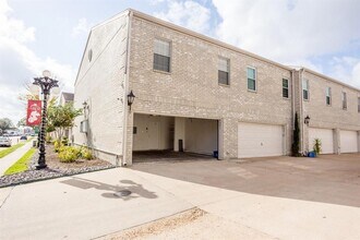 3780 Tanglewilde St in Houston, TX - Building Photo - Building Photo