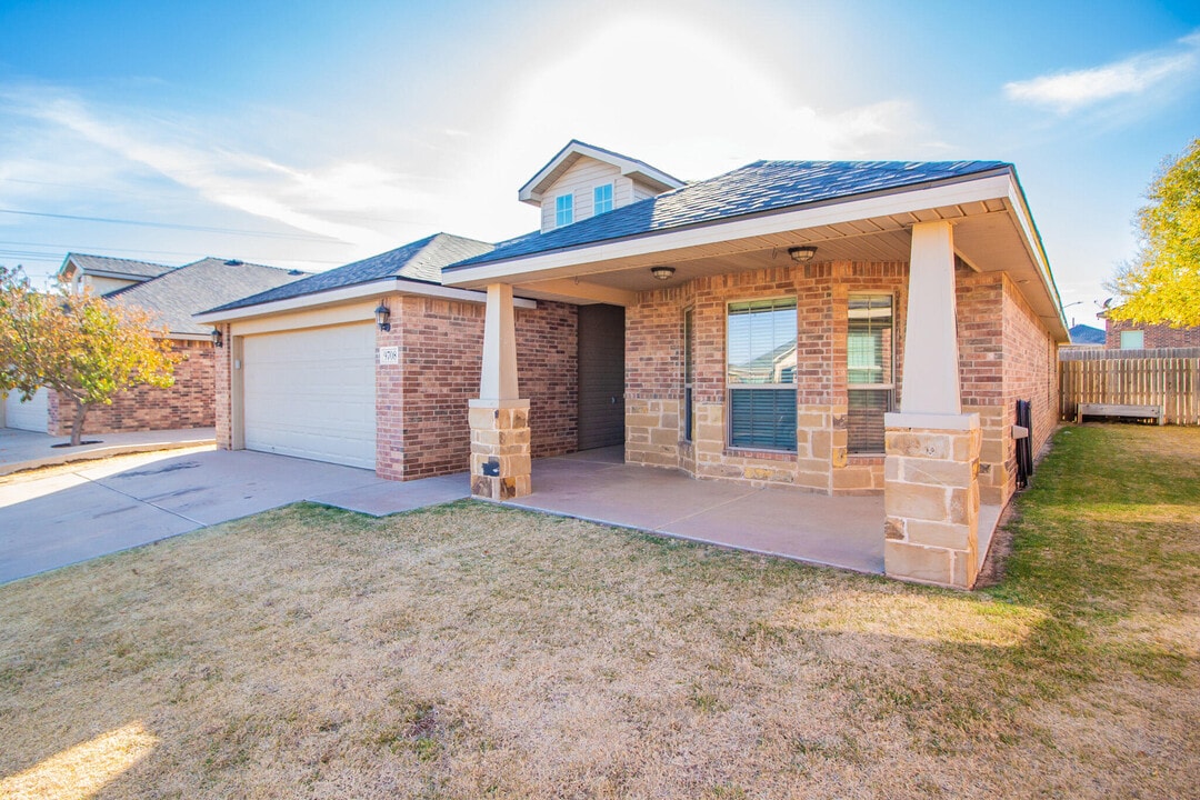 9708 Remington Avenue in Lubbock, TX - Building Photo
