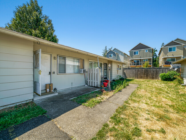 8001 SE Glencoe Rd in Milwaukie, OR - Building Photo - Building Photo