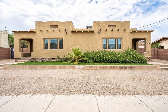 property at 610 E Helen St