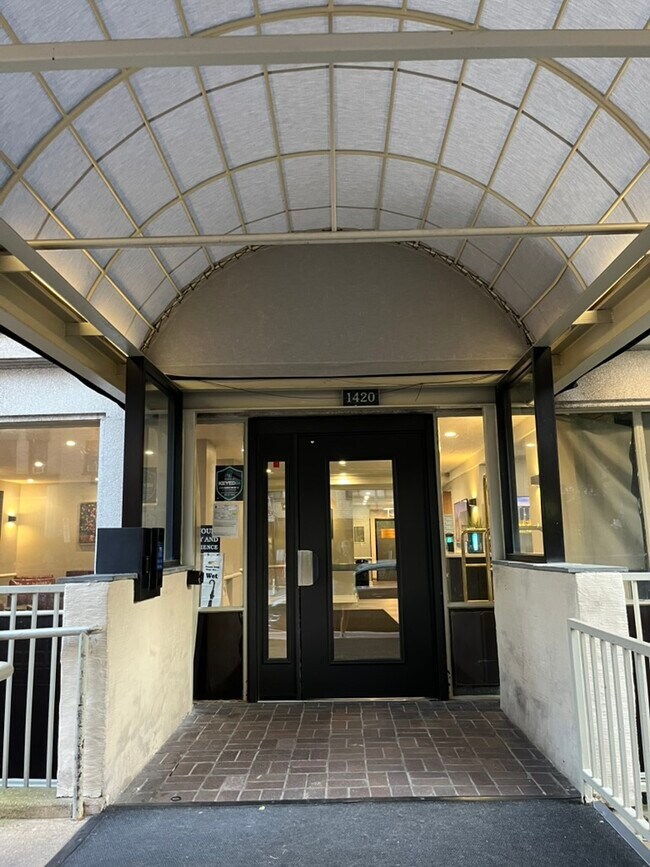 1420 N St NW, Unit 905 in Washington, DC - Building Photo - Building Photo