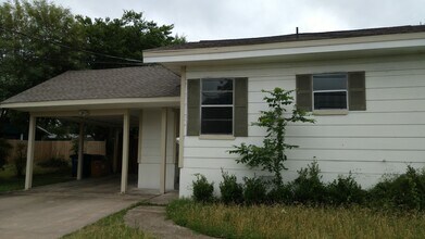 107 E Powell Ln in Austin, TX - Building Photo - Building Photo