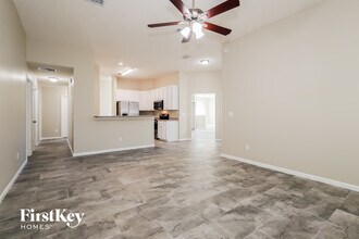 9241 Hawks Run Ln in Jacksonville, FL - Building Photo - Building Photo