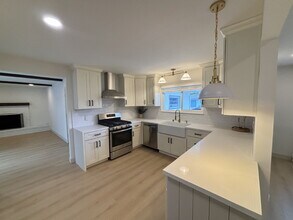 946 Notre Dame Ave in Concord, CA - Building Photo - Building Photo