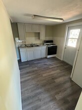 2017 N 3rd St in Fort Pierce, FL - Foto de edificio - Building Photo