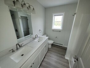 4 Juniper Ln in Levant, ME - Foto de edificio - Building Photo