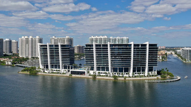 Prive Island Estates in Aventura, FL - Building Photo - Building Photo