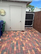 4517 W La Villa Ln in Tampa, FL - Building Photo - Building Photo