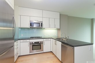 333 Main St-Unit -5J in San Francisco, CA - Building Photo - Building Photo