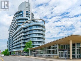 2885 Bayview Ave in Toronto, ON - Building Photo