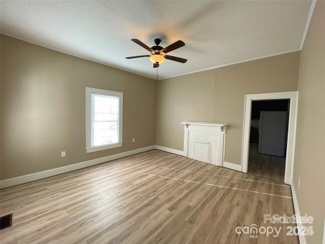 1506 Wembley Dr in Charlotte, NC - Building Photo - Building Photo