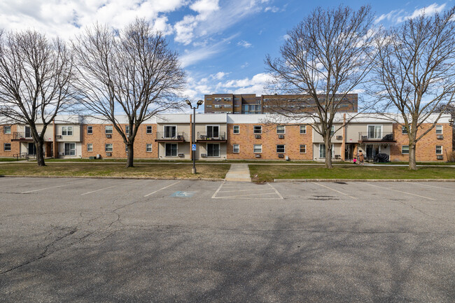 Parkside Apartments in Lawrence, MA - Building Photo - Primary Photo