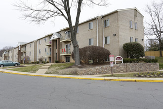 Hopkins Glen Apartment Phase I in Falls Church, VA - Building Photo - Building Photo