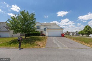 59 Stork Ln in Martinsburg, WV - Building Photo