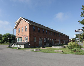 70 Market St in Oneonta, NY - Foto de edificio - Building Photo