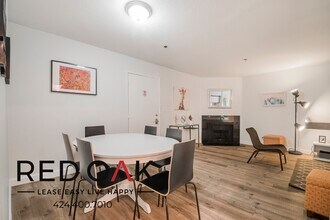 1755 El Cerrito Pl in Los Angeles, CA - Building Photo - Building Photo