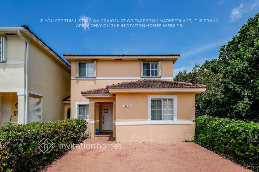 14365 SW 134th Pl in Miami, FL - Building Photo