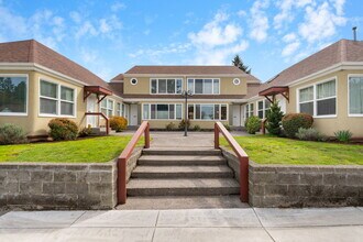 2438 NE Killingsworth St., Unit 4 in Portland, OR - Foto de edificio - Building Photo