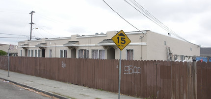 9600-9608 B St in Oakland, CA - Building Photo - Building Photo